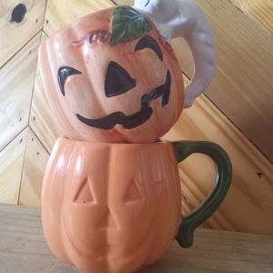 2 pumpkin mugs
